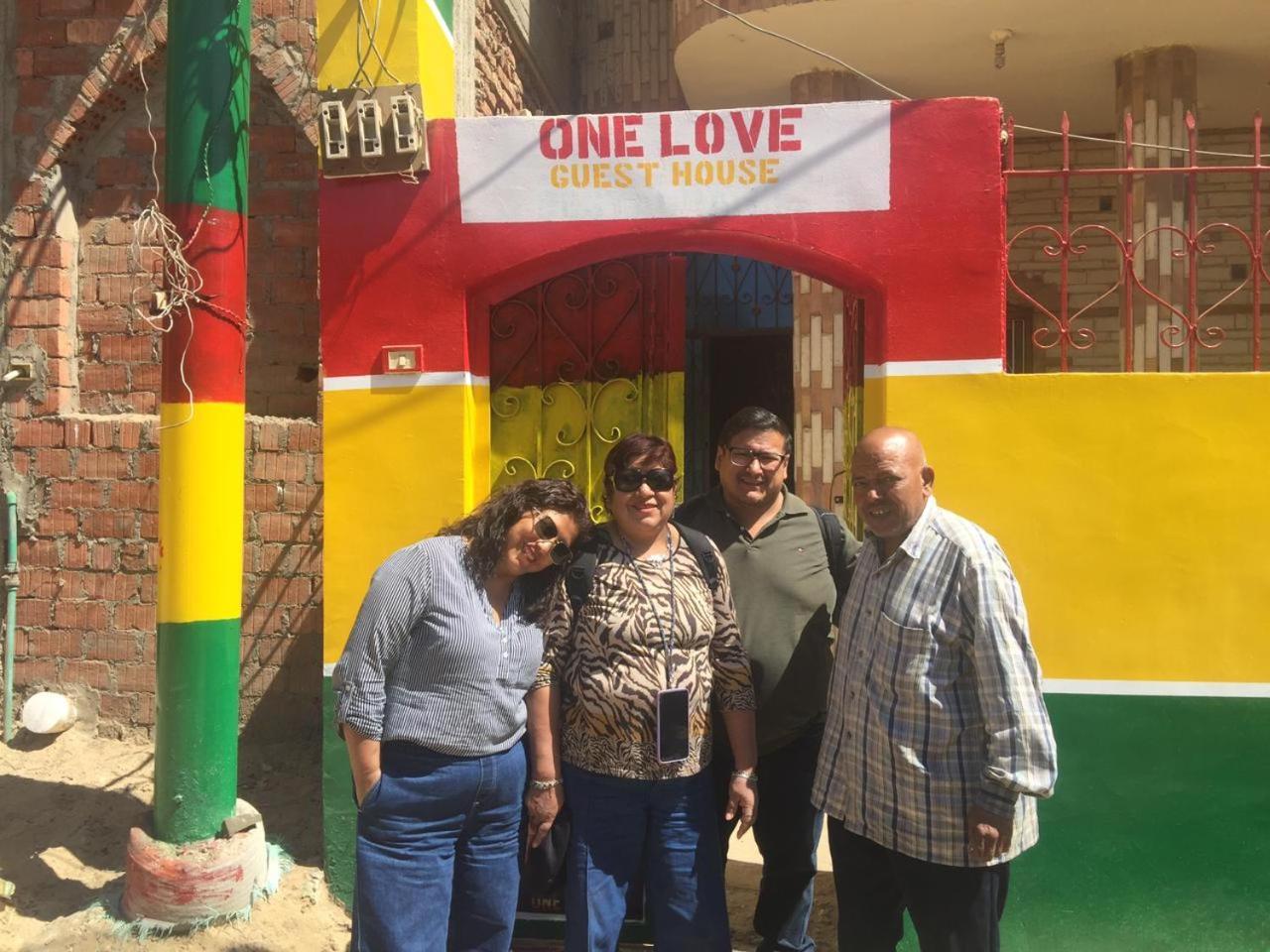 One Love Guesthouse & Restaurant ลักซอร์ ภายนอก รูปภาพ